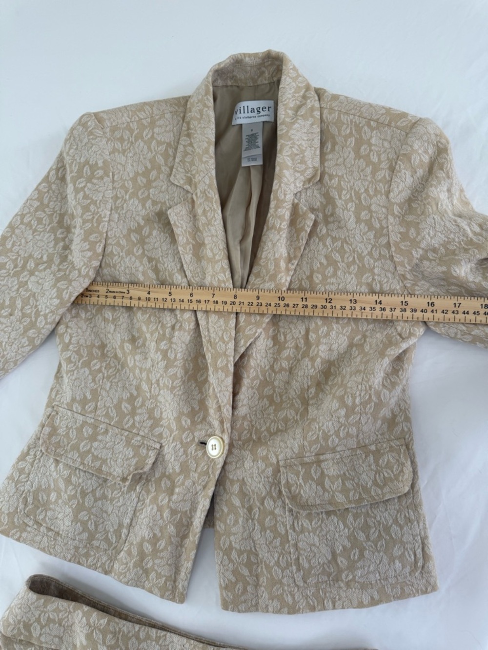 Liz Claiborne Beige Floral Jacquard Skirt Suit - Picture 9 of 11